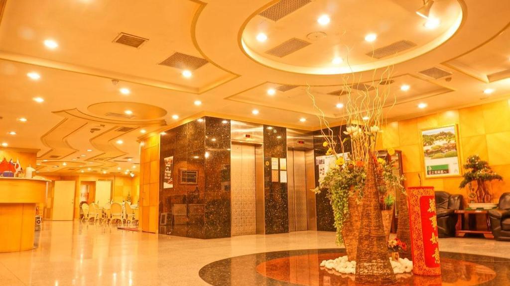 Hwa Du Hotel Tainan Exterior photo
