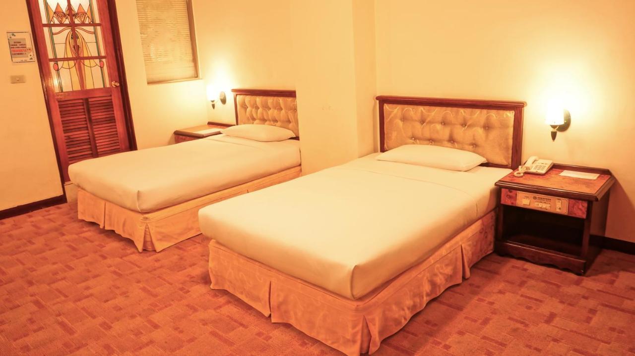 Hwa Du Hotel Tainan Exterior photo